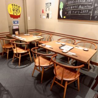 店内のお席は人数におうじて組み合わせ可能です。　小規模宴会やグループのお食事も大歓迎です！お食事会にも◎