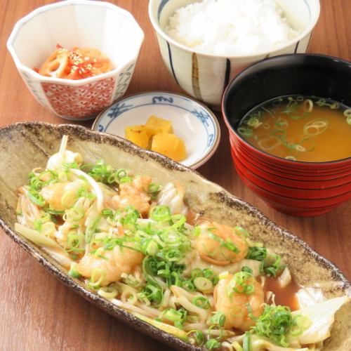 名物牛ホルモン味噌炒め定食