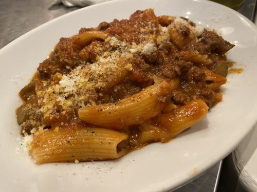 Beef ragout and new burdock bolognese