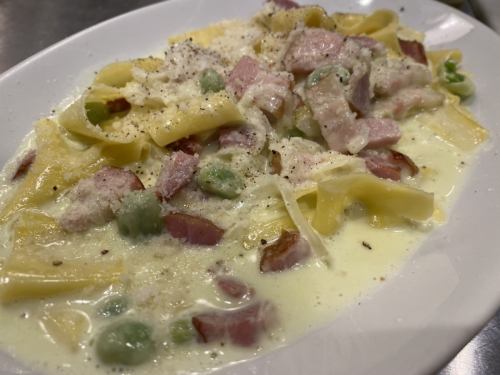 Broad bean and thick-sliced bacon cream