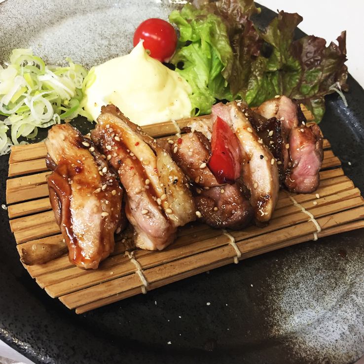 A bar where you can enjoy purebred Nagoya Cochin chicken and Nagoya cuisine