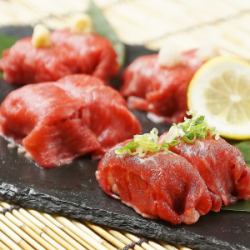 黒毛和牛の肉寿司 (3貫)