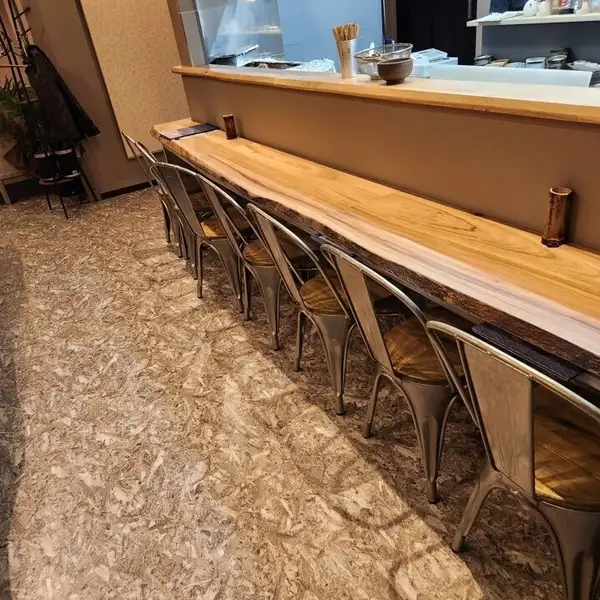 1杯飲みたいそんな時にお1人様でもふらっとお立ち寄りいただける居酒屋です。カウンター席でしっぽり飲めるのも嬉しいポイント♪その日の仕入れで変わる旬魚や旬食材をご堪能ください◎お1人様はもちろん、各種宴会やデートにもおすすめです！