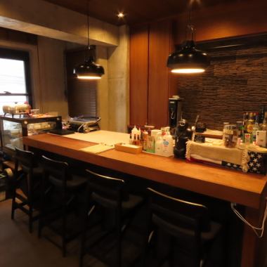 お1人様やデートにピッタリなおしゃれなカウンター席！