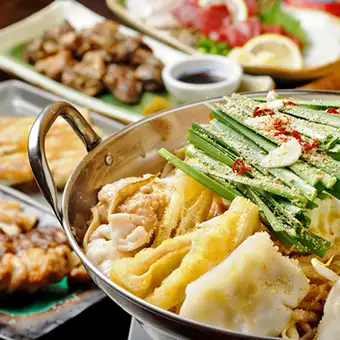 もつ鍋×焼き餃子×鉄板明太たまご焼きなど全8品◇飲み放題付き■もつ鍋彩コース