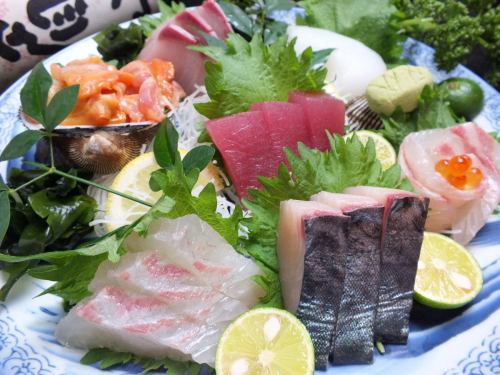 Luxurious! Serving seven sashimi of specialty