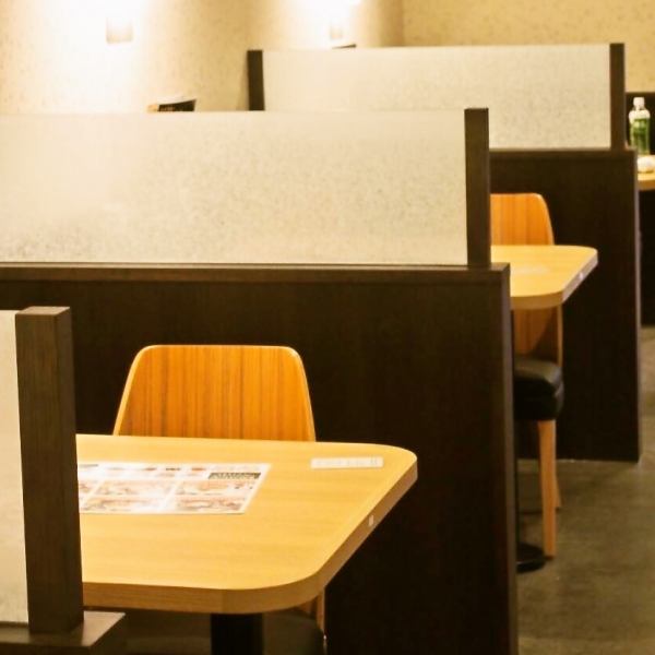 [Table seating for up to 4 people] We have seats suitable for a variety of occasions, from quick drinks after work to large banquets! 1 minute walk from the station! Banquet course with all-you-can-drink is 3,500 yen (tax included)~