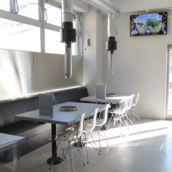 ６名様用個室です。