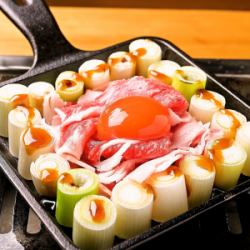 Domestic beef sukiyaki with spring onion