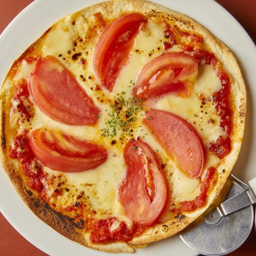 tomato and mozzarella pizza