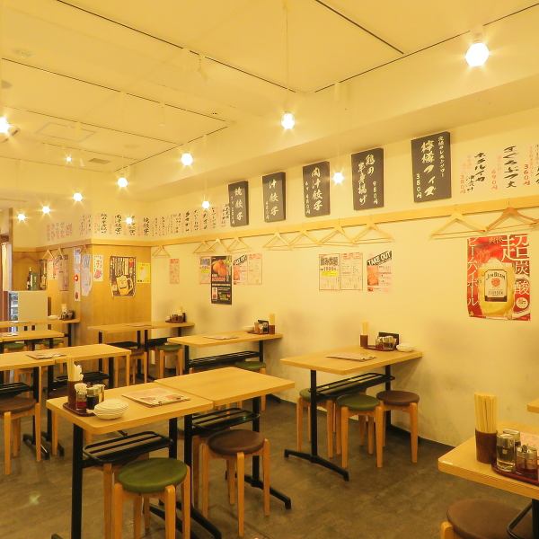 «Table seat 2 ~ 20 people ♪» We have prepared a table for 4 people and a table for 2 people in the store with open feeling! You can change the layout according to the number of people ◎ You can go out for work drinking party , Girls' group use, family meals etc. ☆ Ideal for everyday use ☆