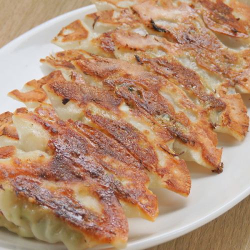 Very popular among women! There are three types of gyoza that you should be proud of!