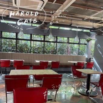 You can use it in various scenes such as cafe use / lunch use / dinner use / date use ♪ We have 130 seats in the store.
