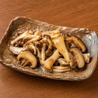 きのこ三種バター焼き