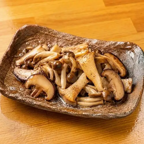 きのこ三種バター焼き