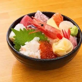 豊洲直送鮮魚の海鮮丼