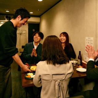 団体様の貸切利用もお気軽にご相談ください！10～25名様ほどご利用いただけます。結婚式二次会、懇親会、打ち上げ、会社宴会…各種大型宴会は当店で！柏駅から徒歩圏内のため、お集まりの場としても便利です。