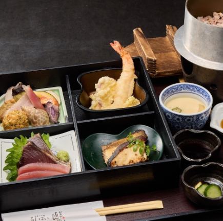 【月~木曜限定ビールなし3時間飲み放題】三元豚小鍋、お造り、天ぷらなど 松花堂御膳(全9品)