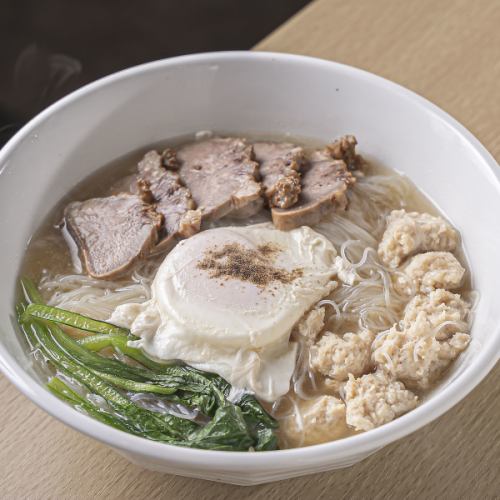 ミャンマー料理を堪能する