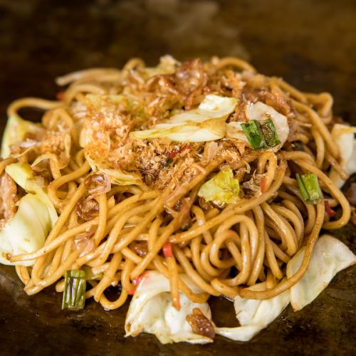 海の幸たっぷり！特製ソースで仕上げた絶品焼きそば