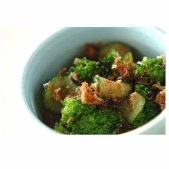 綠花椰菜佐鰹魚片