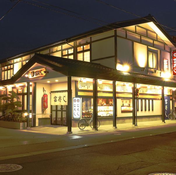 Due to its location in the downtown area, the restaurant is popular with a wide range of customers, from corporate business to various banquets.Even though we are located in the downtown area of Nakamachi, we have a large parking lot, so please feel free to use it.