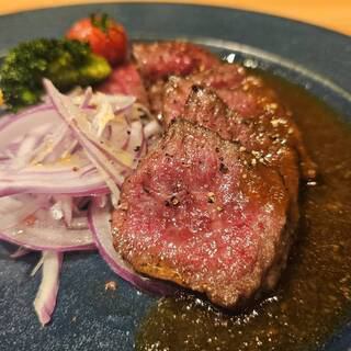 【黒毛和牛クリミステーキ】