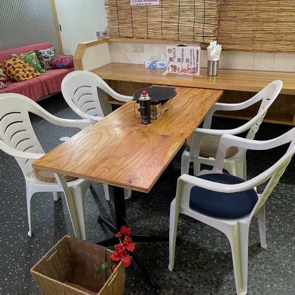 沖縄料理の雰囲気がお楽しみいただけます。最大宴会はなんと人数が多いので、大規模の会社の飲み会や歓送迎会、女子会などにオススメです！美味しいお肉とお酒で楽しいひとときをお過ごしください！ご予約お待ちしております♪
