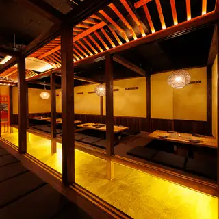 【8名様~20名様】最大40名様のご宴会にも対応。ゆったり寛げる掘り炬燵席。ご予約必須です!大人数でのご宴会・会社宴会・合コンなどに!雰囲気も抜群!大切な日はぜひ個室をご利用ください♪お席の空きのご確認はお早めに♪◇新橋 個室 居酒屋◇
