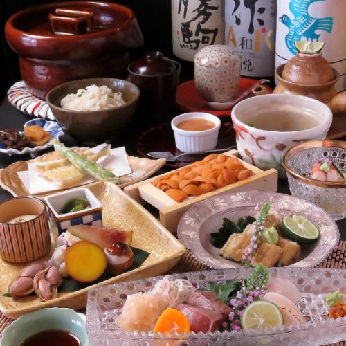 店主の匠の技が息づく四季折々の料理を、厳選酒と共に。
