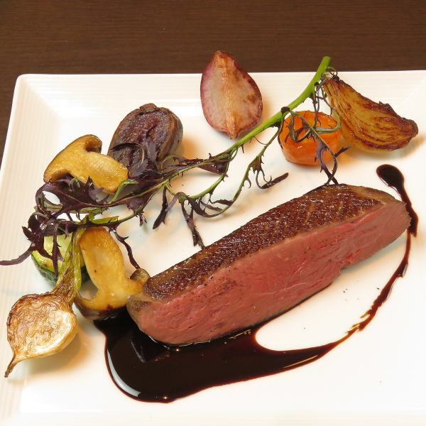 Roasted French magret duck breast with a firm flavor and a moist and soft texture