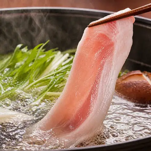 ★もち豚と彩野菜のしゃぶしゃぶ