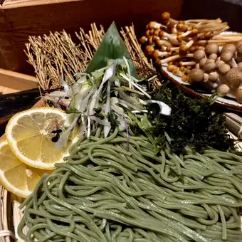 ★絶対に頼んで欲しい！店炊き出汁のつゆを味わう蕎麦