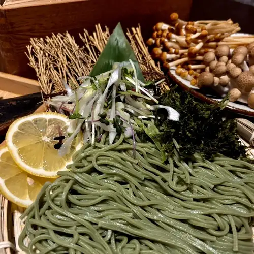 ★絶対に頼んで欲しい！店炊き出汁のつゆを味わう蕎麦