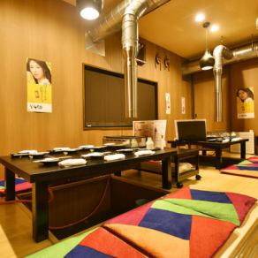It is a horigotatsu style tatami room that can be used by 4 people.You can stretch your legs and enjoy your meal without worrying about your surroundings.We can also accommodate business scenes such as banquets and entertainment with a large number of people.