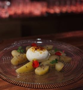 ブッラータチーズと季節のフルーツ ～アールグレイマリネ～