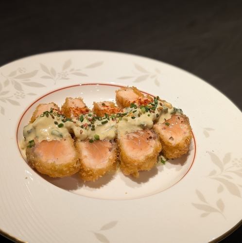 サーモンのレアカツ　野沢菜わさびタルタル