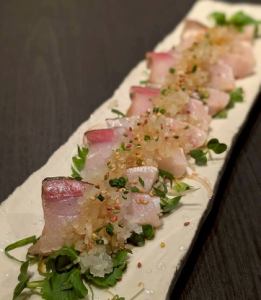 ブリのタタキ〈ゆず大根おろし〉