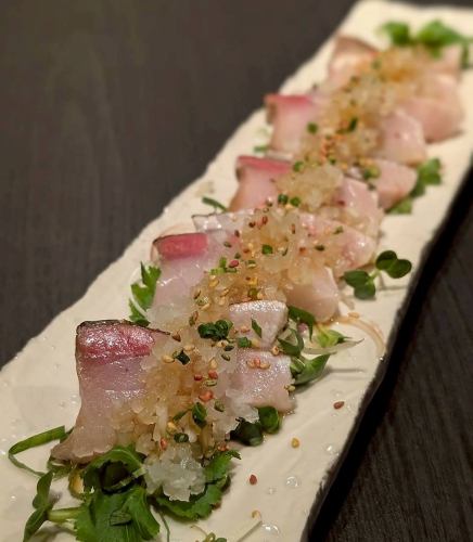 ブリのタタキ〈ゆず大根おろし〉