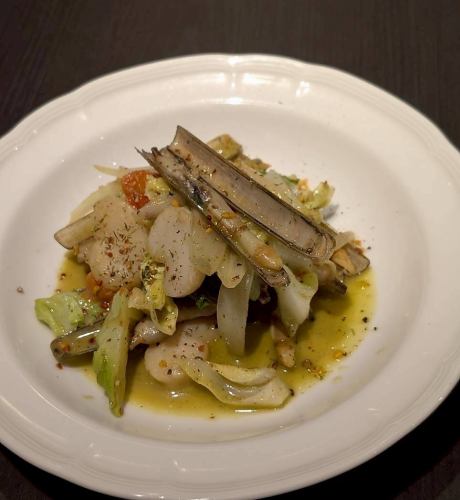 マテ貝とタイラギ貝のパセリバターソテー