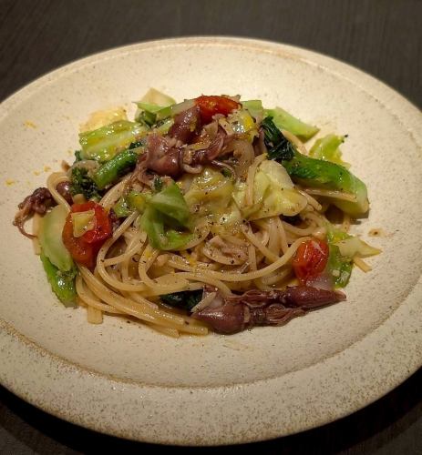 ホタルイカと季節野菜のオイルパスタ
