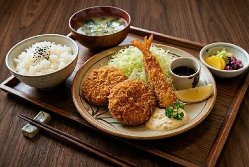 ヒレカツとエビフライ定食