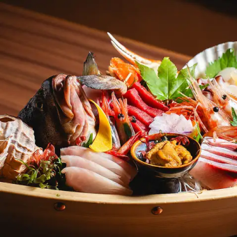 豪華船形拼盤（8種）套餐，含無限暢飲，6000日圓