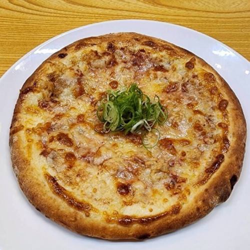 酒盗とツナのピザ