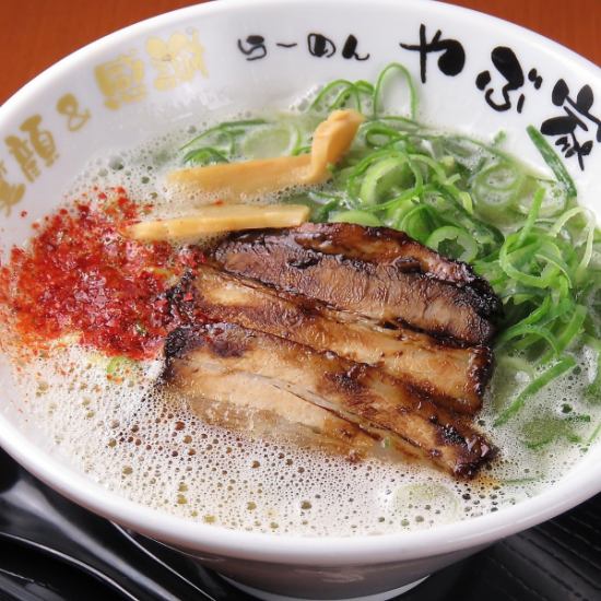 濃厚100%コラーゲンスープ！こだわりの鶏こつ麺とチャーシュー丼