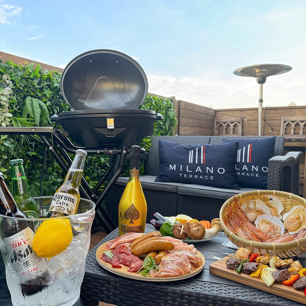 テラス席完備♪テラス席でBBQやお酒がお楽しみいただけます♪