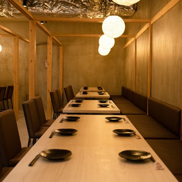 We have seats that are perfect for various banquets! We have private rooms of various sizes.We can handle a wide range of events such as banquets, girls' parties, and year-end parties.Please request a large number of banquets.[Umeda all-you-can-drink private room banquet seafood meat]