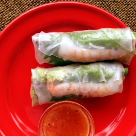 Fresh spring rolls with shrimp and steamed chicken (2 rolls)