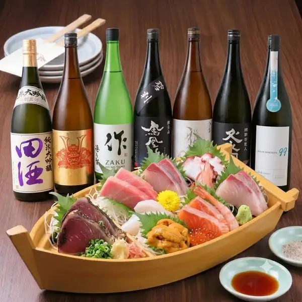 選べる刺身三種盛りで味わう贅沢なひととき、赤身やイカ、カツオ藁タタキなどから選択
