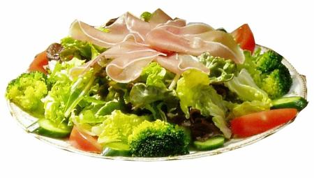 Prosciutto salad with balsamic dressing